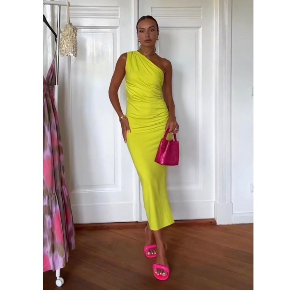 Zara Asymmetrical Ruched Shaping Dress Lime Green NWT Size Large Side Slit